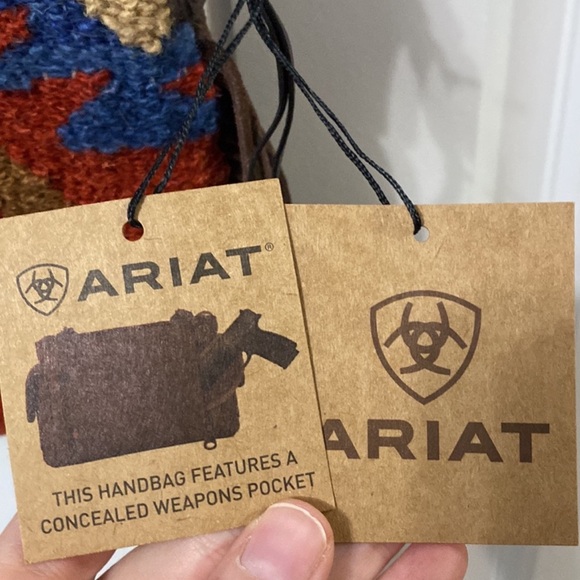ARIAT Brynlee Conceal Carry Multicolor Aztec Handbag Shoulder Bag retail $180 - Picture 3 of 12